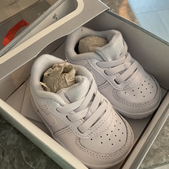 Nike Force 1 Crib Shoes - 2C - Picture 3 of 3